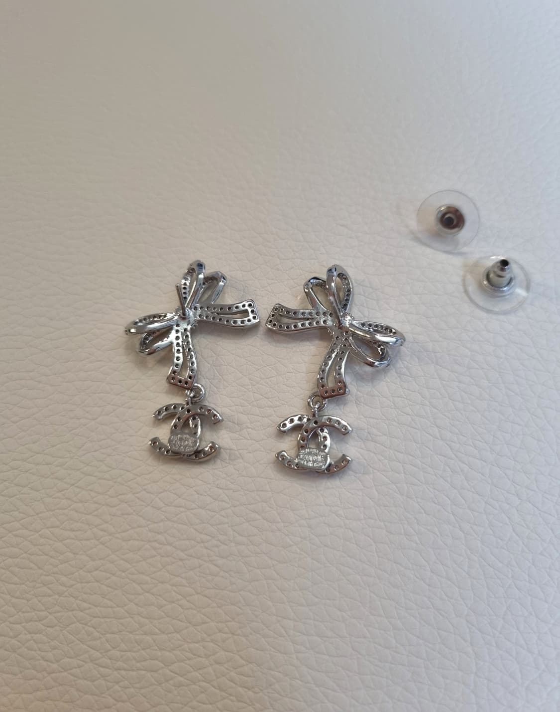 샤넬 보석리본 스왈 CC 드롭귀걸이 실버 업사이클링 상품이미지7