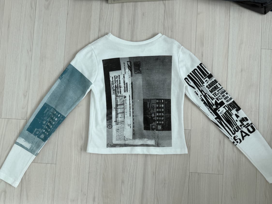 블랙업 프린팅 긴팔 티셔츠 상품이미지2