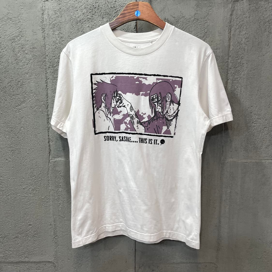 유니클로 x 나루토 용서해라 사스케 티셔츠 상품이미지2