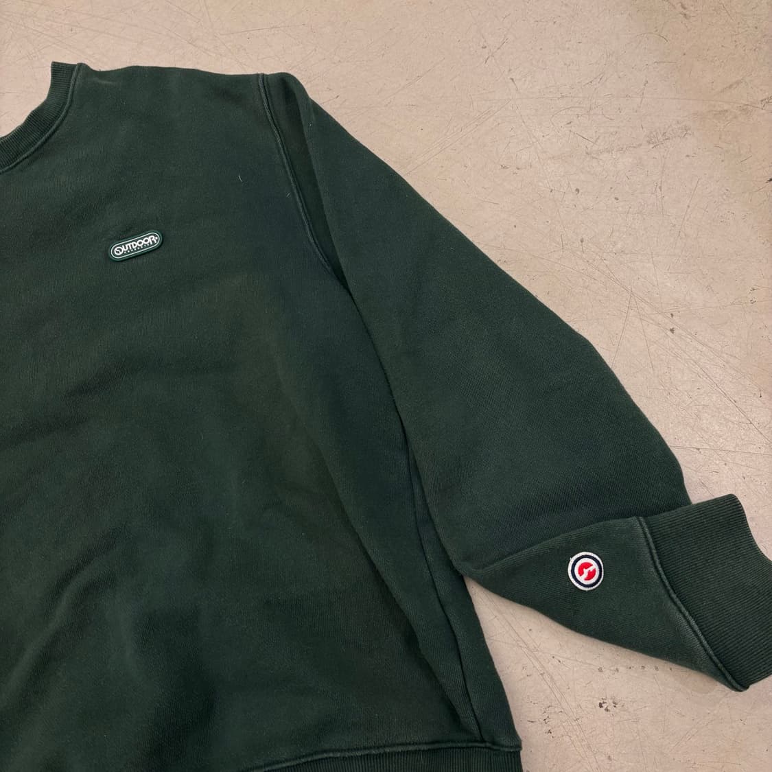 아웃도어프로덕트 그린 빅로고 맨투맨 상품이미지3