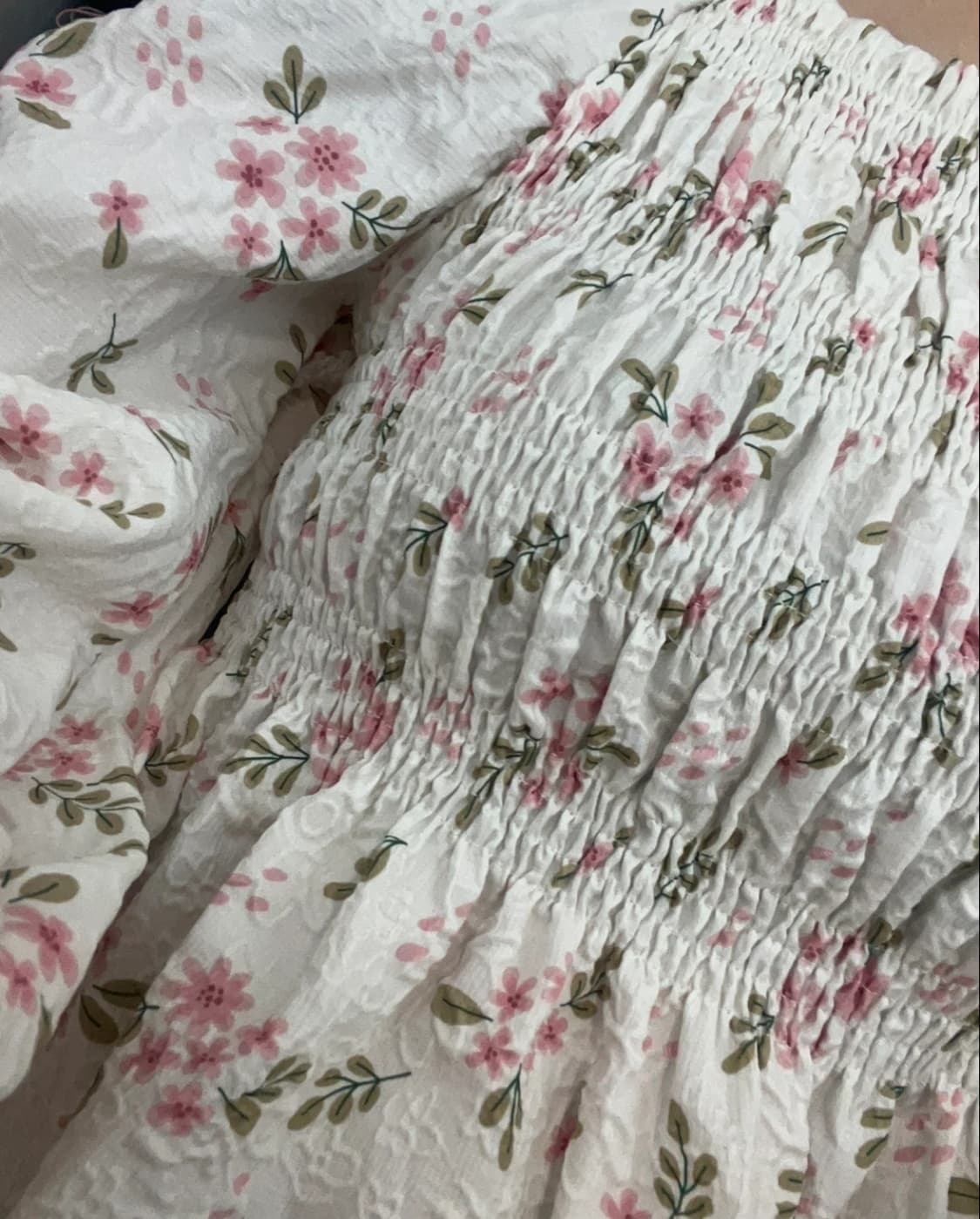 꽃무늬 오프숄더 가능한 상의  상품이미지3