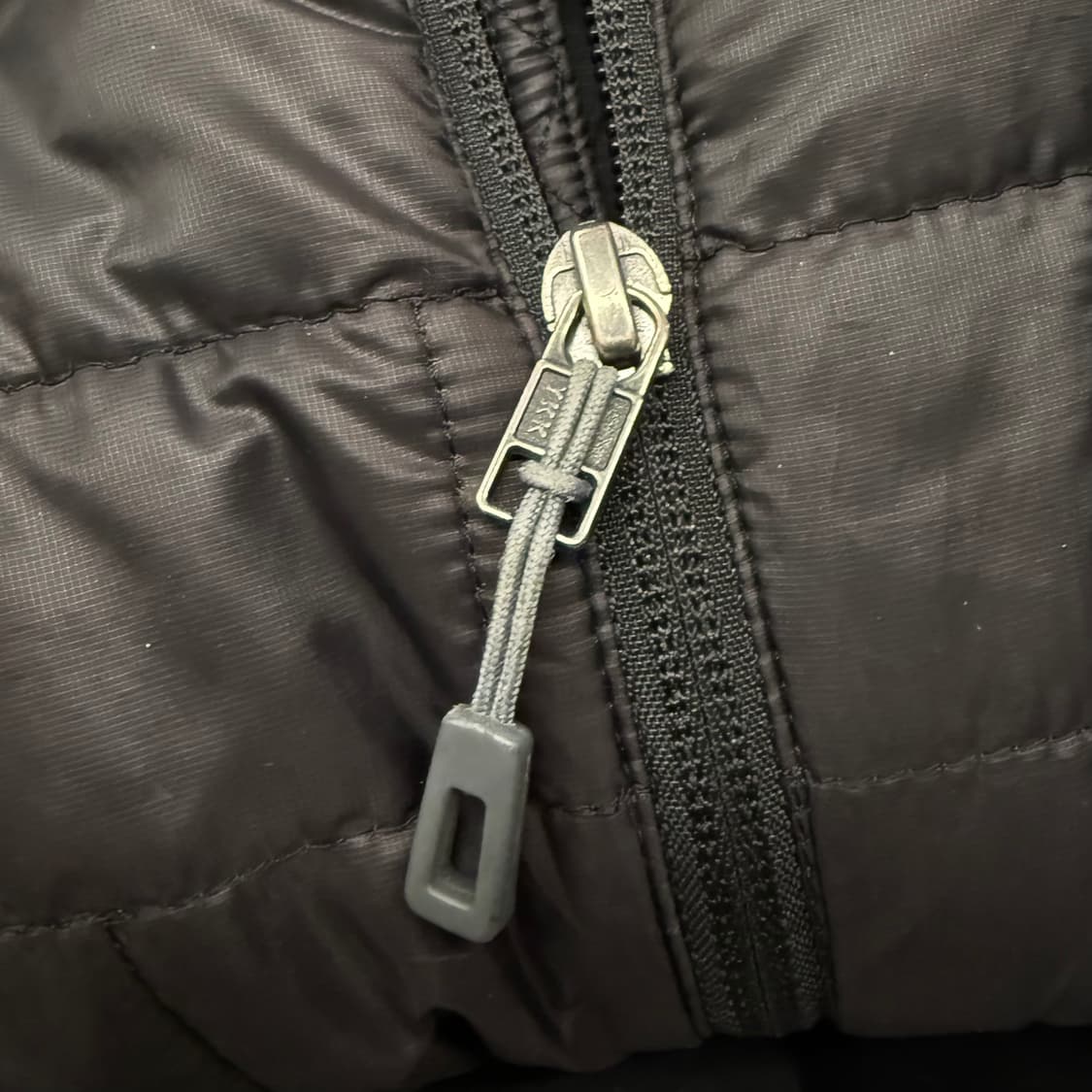 [정품/L] 파타고니아 블랙 경량 패딩 조끼 b10 상품이미지6