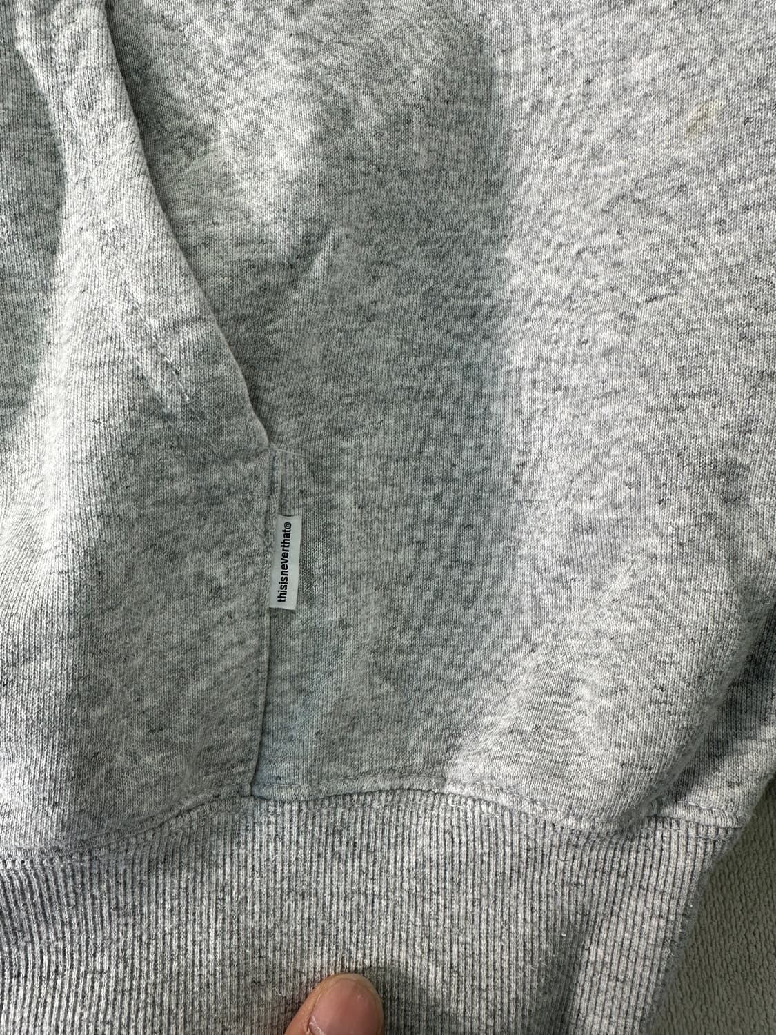 105 디스이즈네버댓 자수로고 후드티 상품이미지4