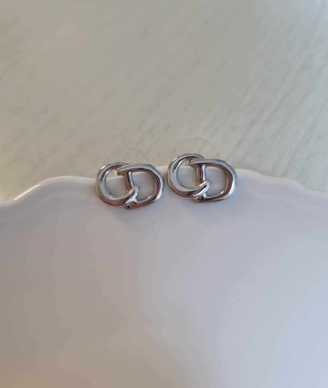 디올 업사이클링 은장 귀걸이 상품이미지1