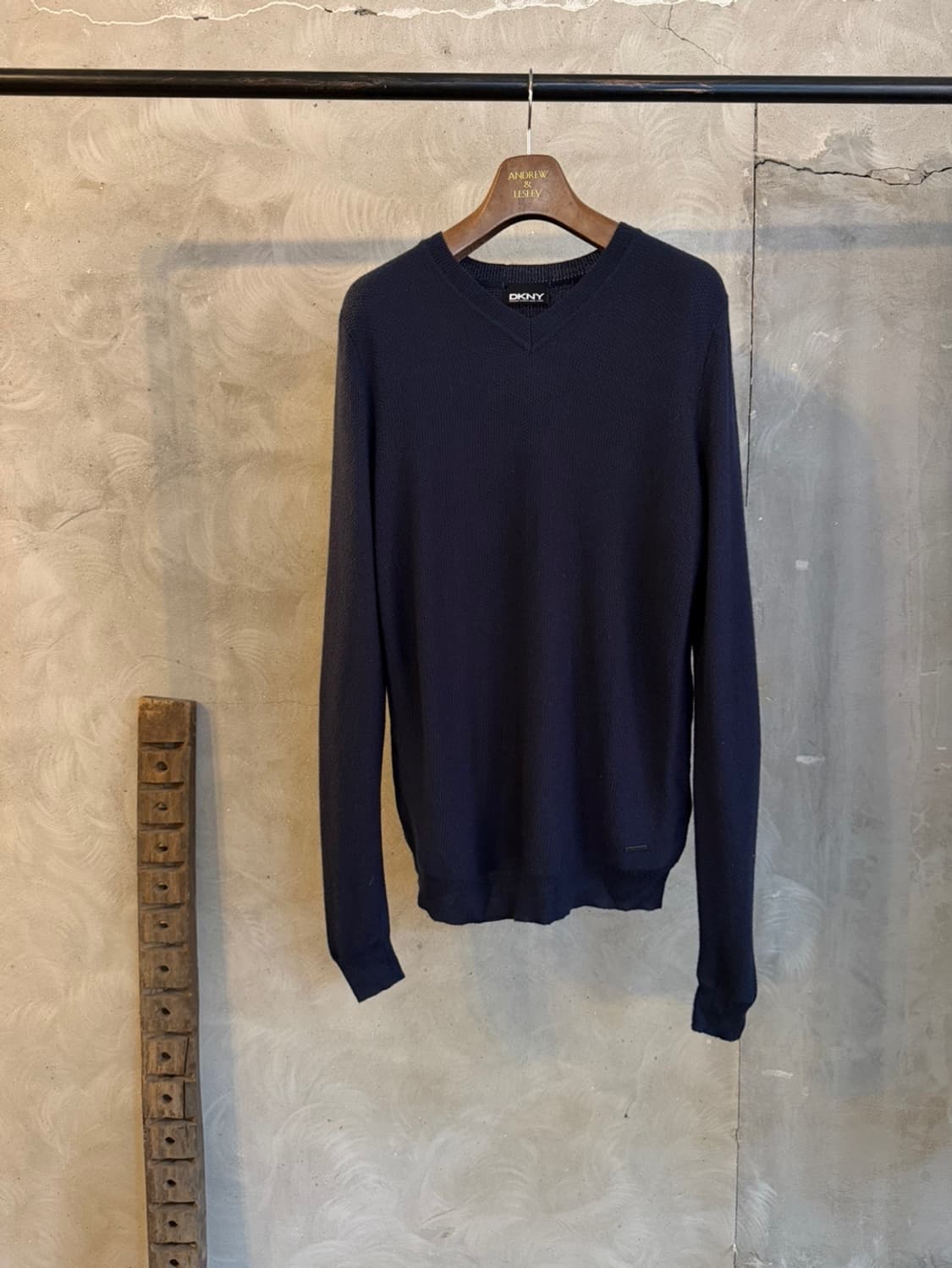 DKNY 브이넥 니트 100 상품이미지1