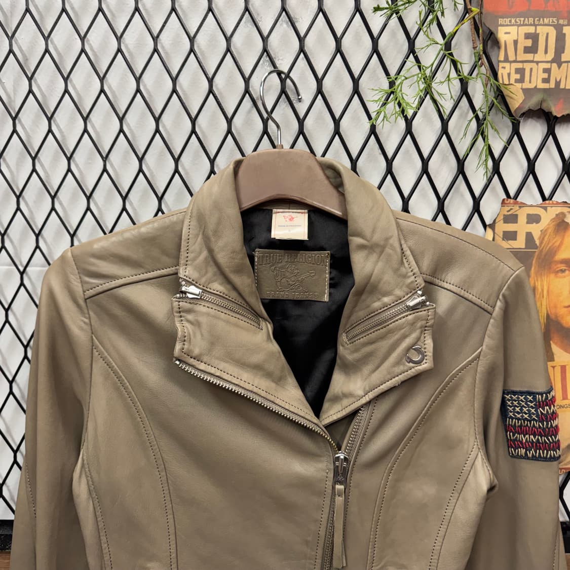 트루릴리전 스터드 레더 라이더 자켓 사이드 성조기 자수 포인트 베이지 상품이미지3