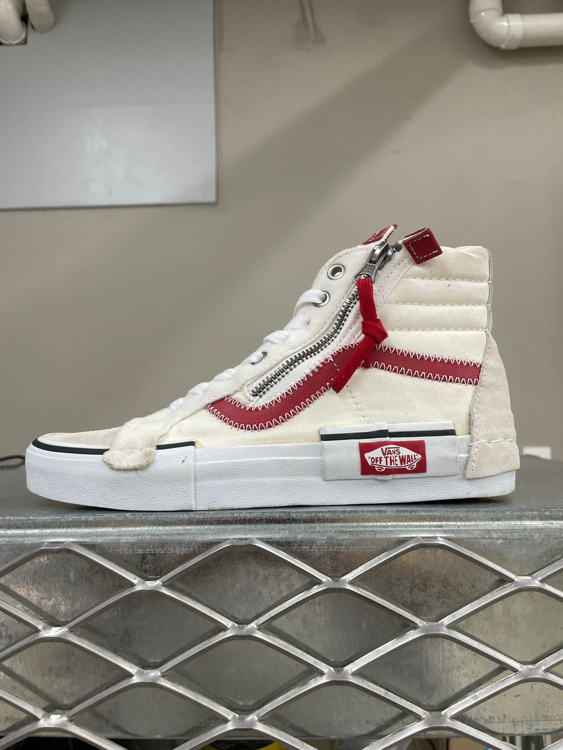 반스 SK8 하이 리이슈 캡 레이싱 레드 240 상품이미지1