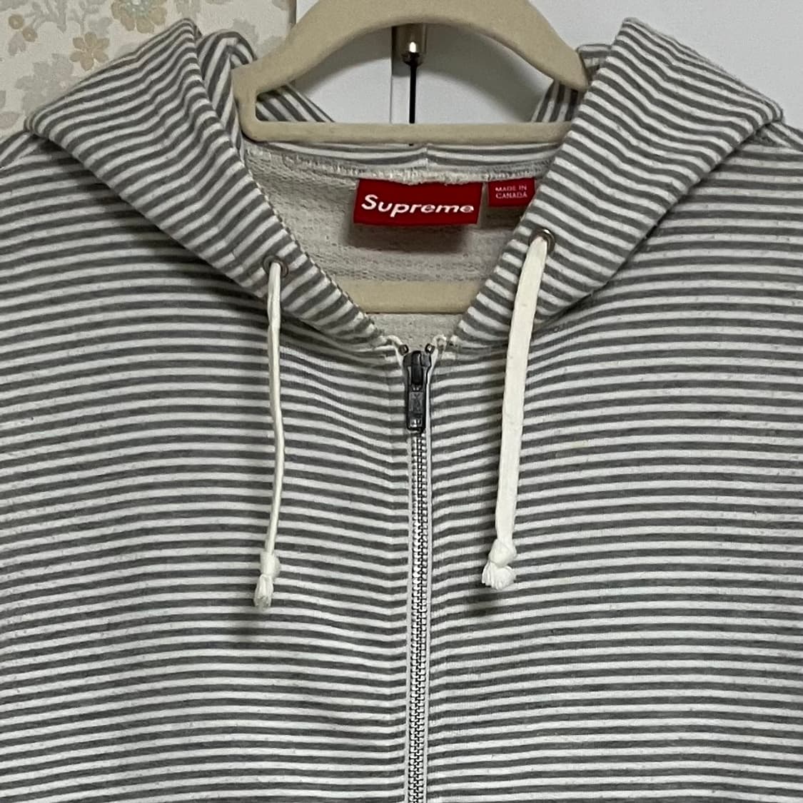 슈프림 10SS 스트라이프 후드집업 상품이미지2