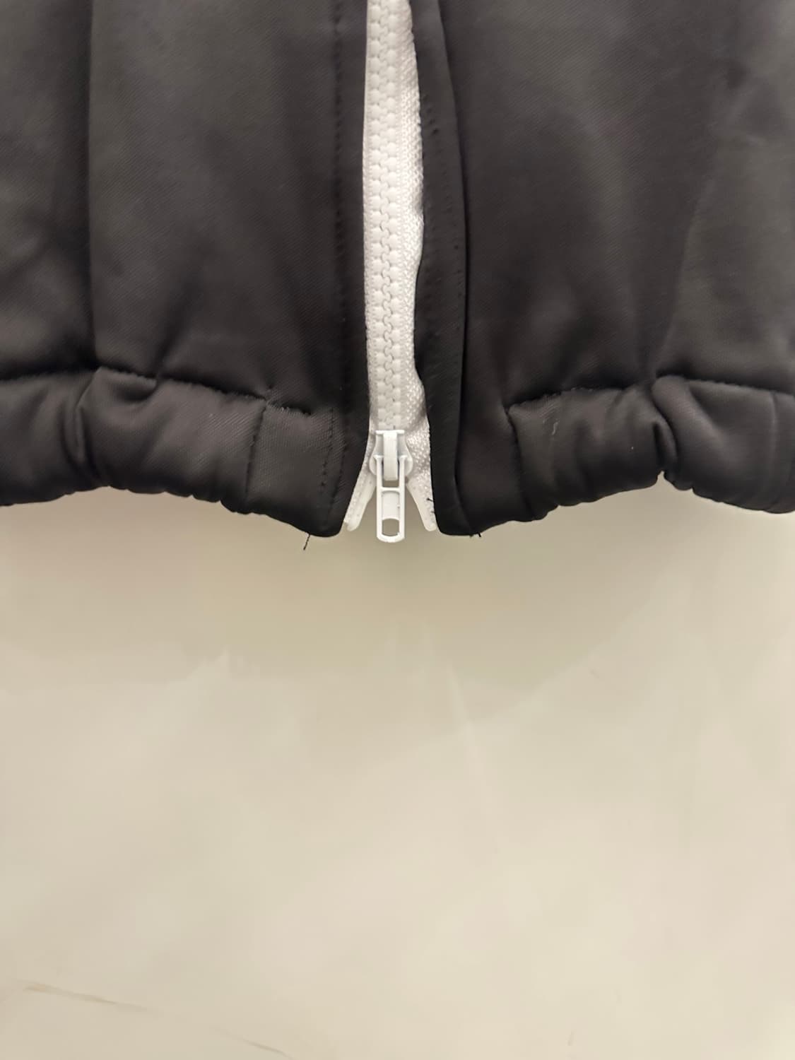 ADIDAS 아디다스 리메이크 2-WAY 크롭져지 상품이미지4