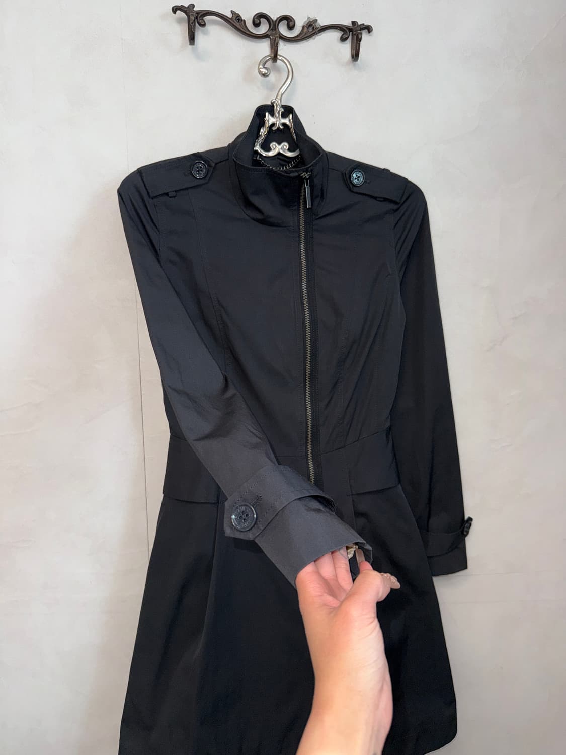 Armani Exchange black back ruffle 투웨이 코트 상품이미지3