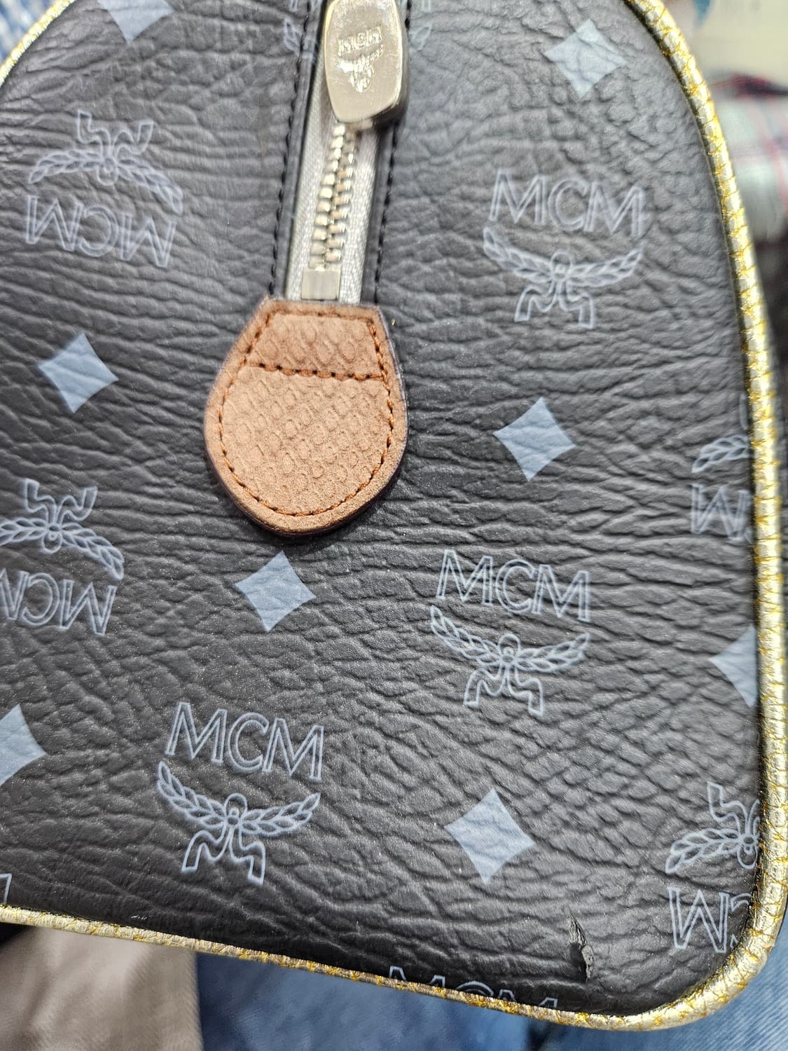 MCM 블랙 라이언 파이톤 보스턴 토드백 상품이미지10