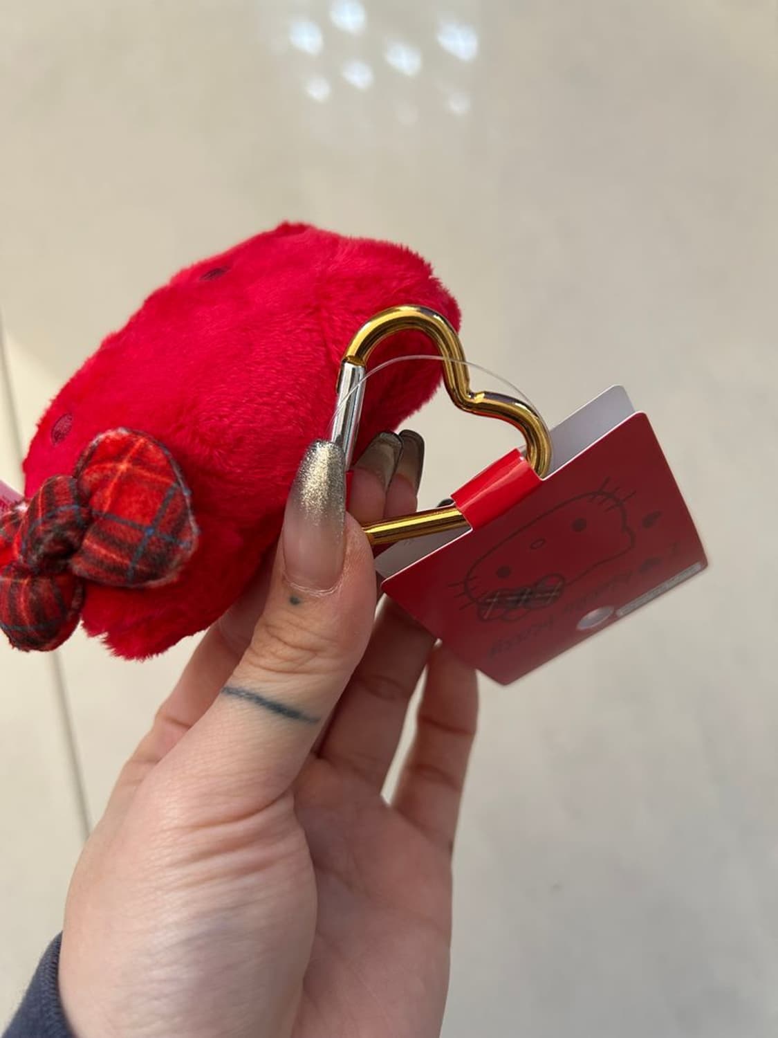 HELLO KITTY KEYCHAIN 헬로 키티 키체인 상품이미지3