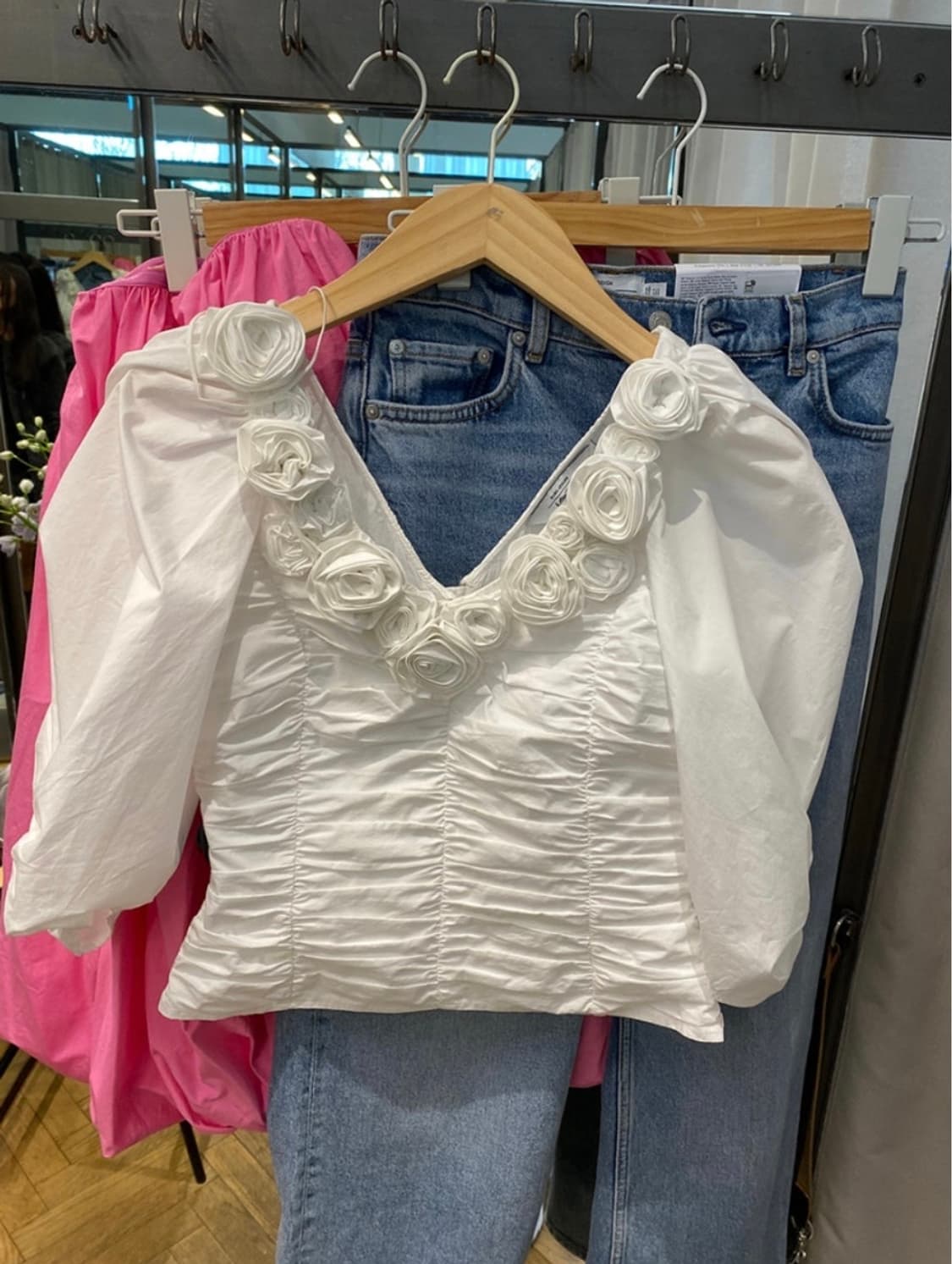 & Other Stories 로즈 어돈드 벌룬 슬리브 블라우스 상품이미지5