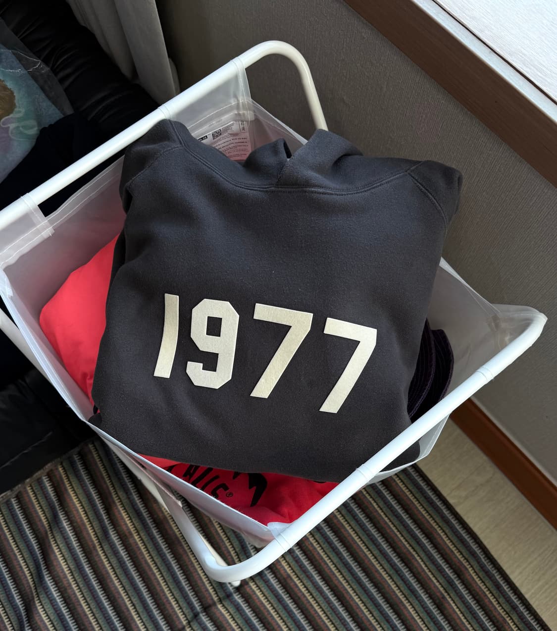 피어오브갓 에센셜 1977 후드티 상품이미지1