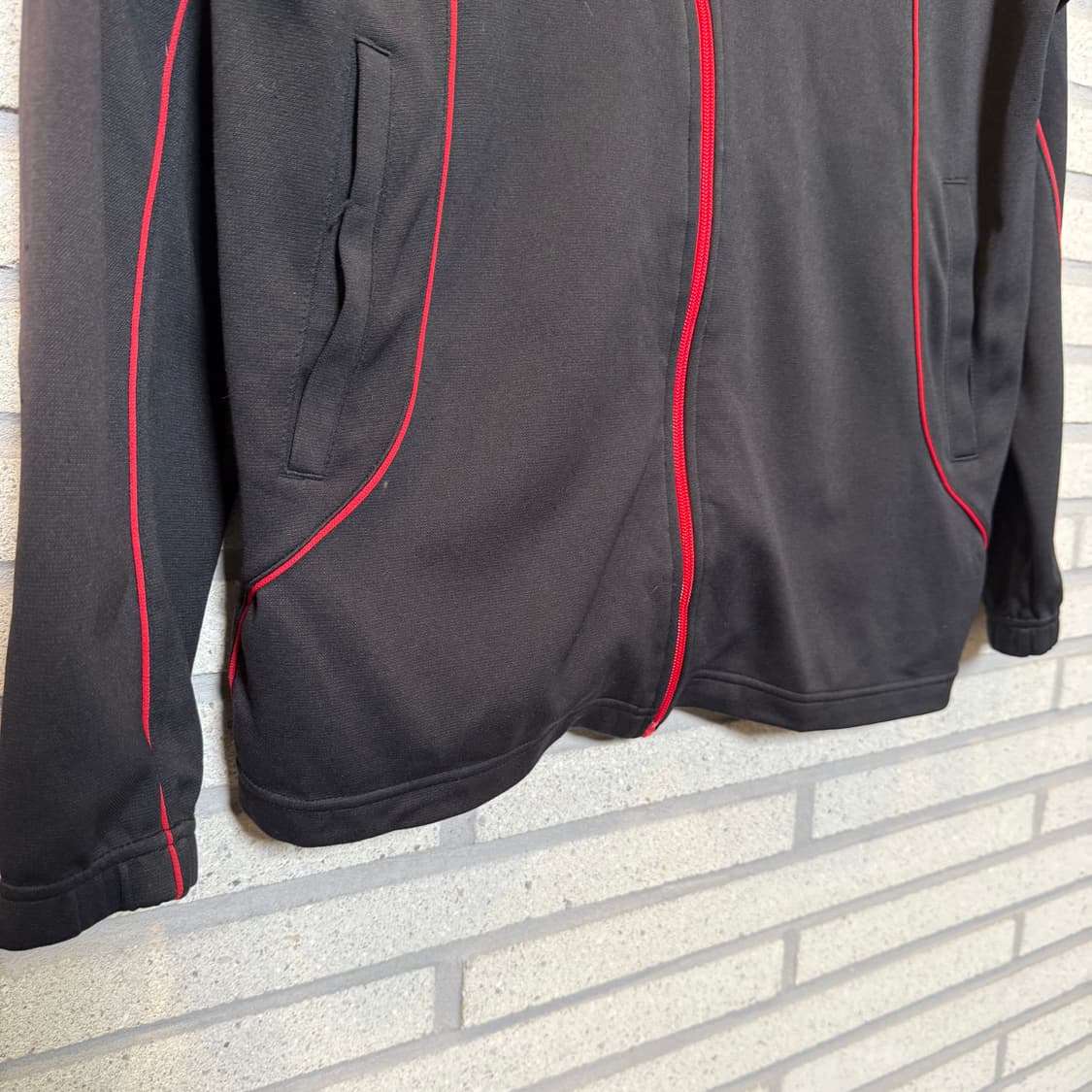 아디다스 파이핑 트랙  레드 블랙 배색 져지 자켓 상품이미지4