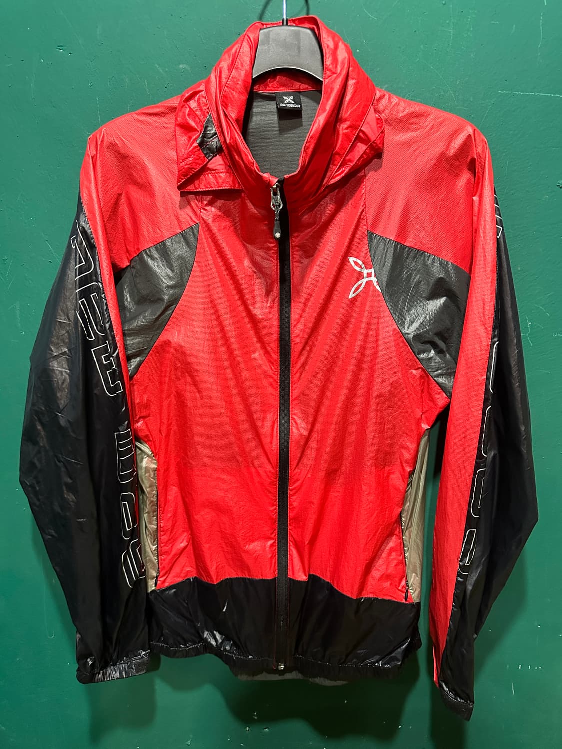 몬츄라 바람막이 XL 상품이미지1