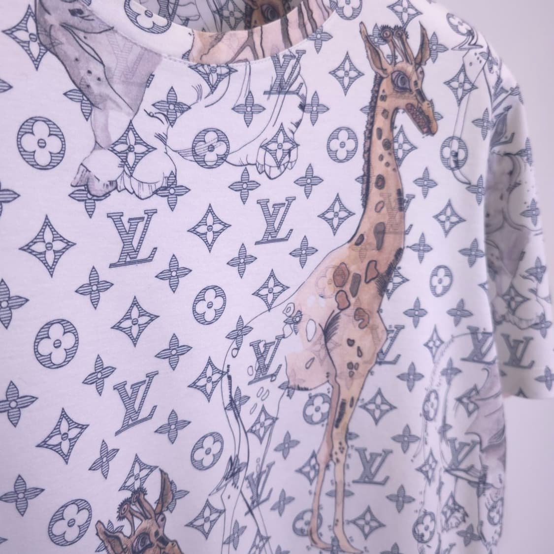 [중고/정품] 루이비통x채프먼 사바나 모노그램 티셔츠 L 상품이미지4