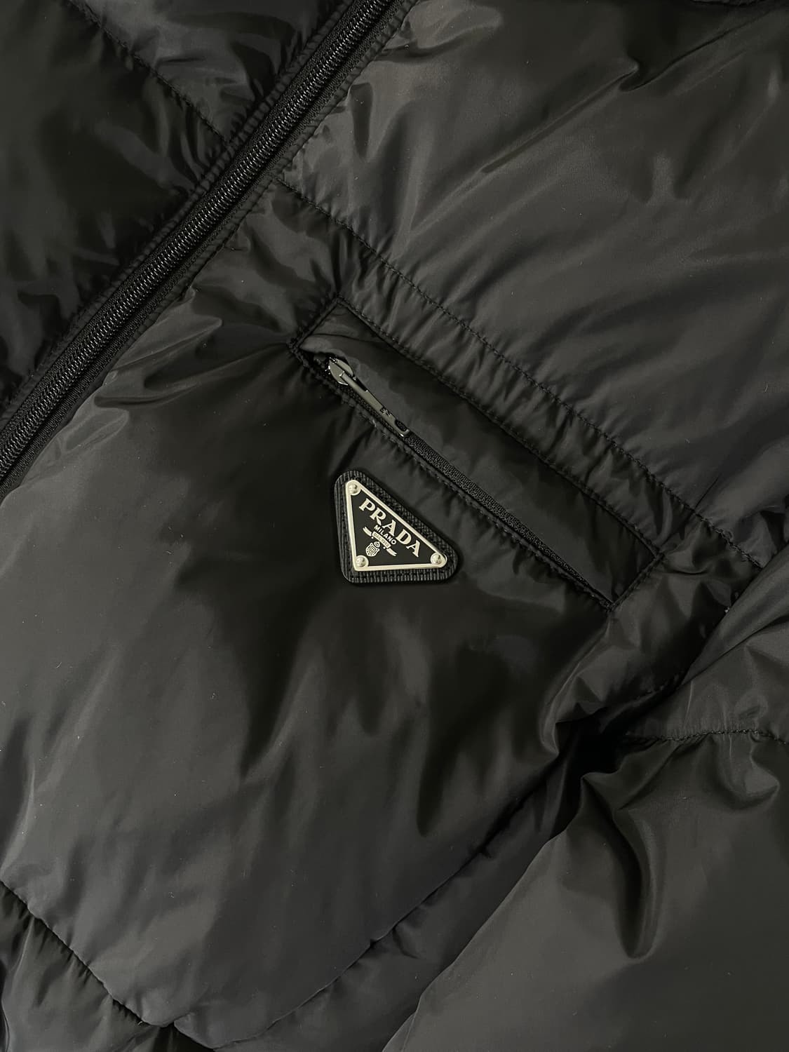 [42] 프라다 삼각로고 리나일론 여성 패딩 점퍼 상품이미지10