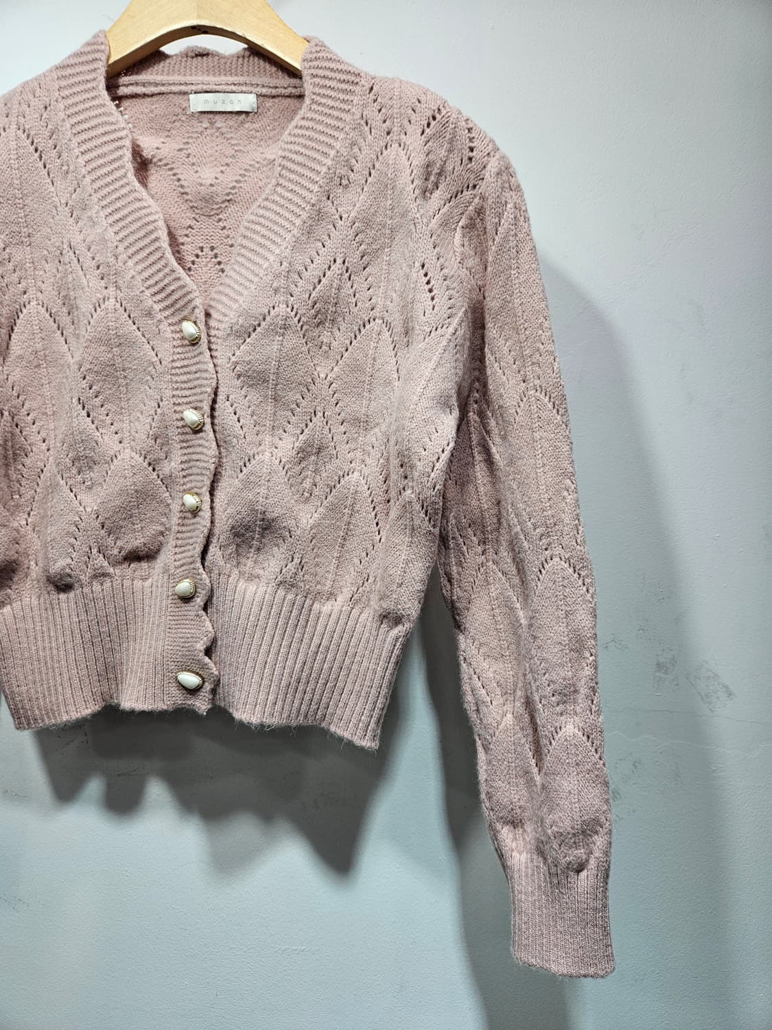 무자크 딸기우유 브이넥 가디건  상품이미지4