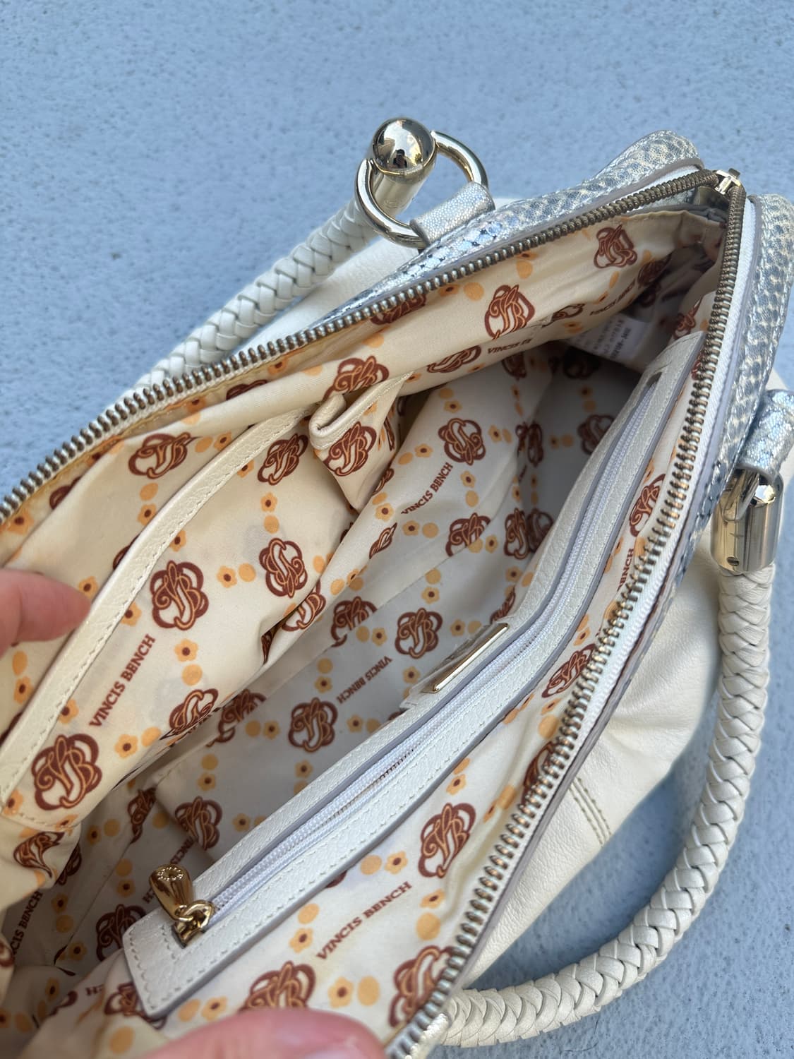 VINCIS BENCH handbag  상품이미지6