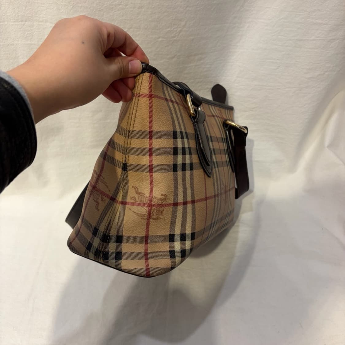 버버리 체크 숄더백 가방 상품이미지3
