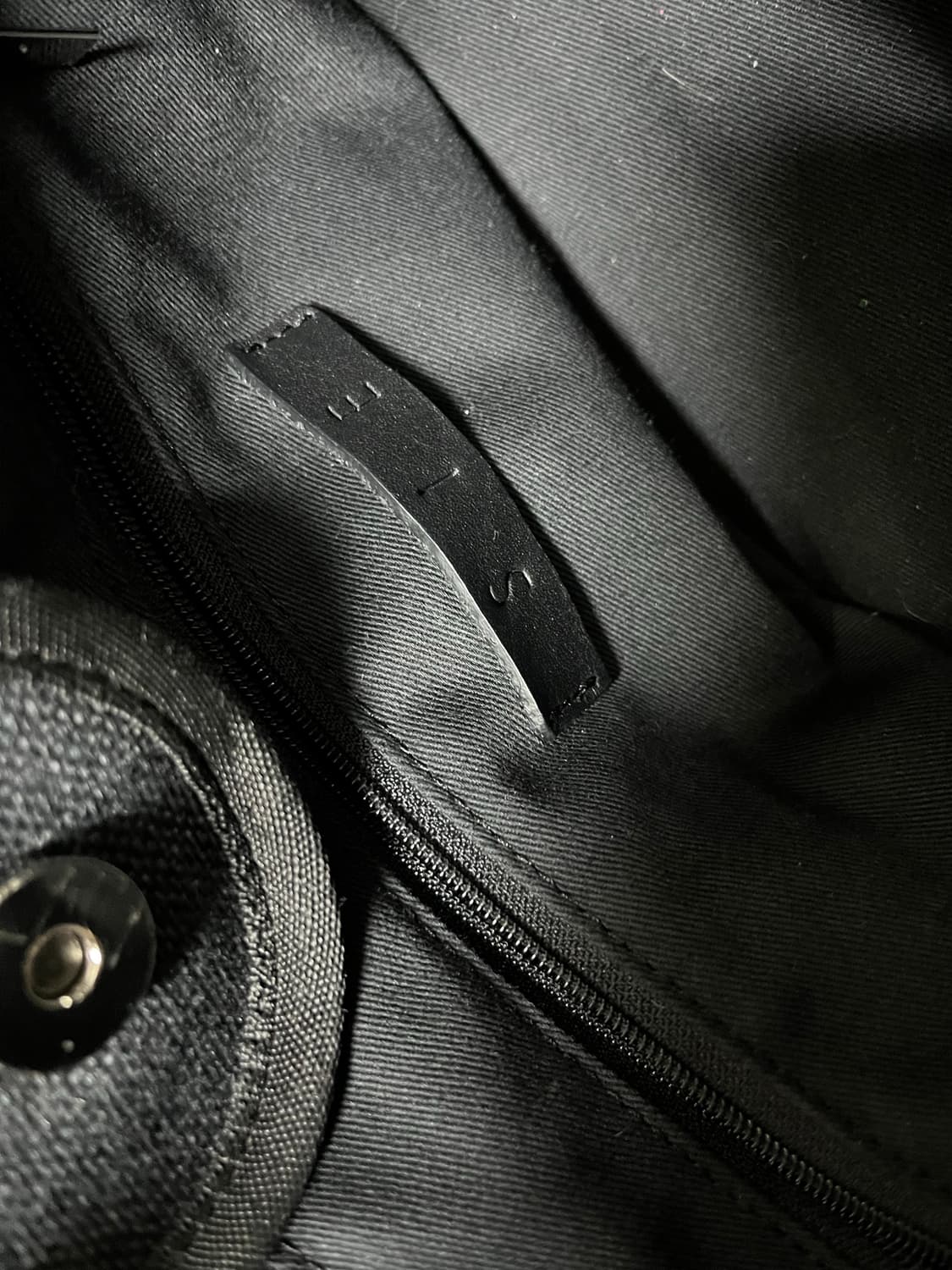 시에 체인 전투백 미디움 블랙 상품이미지10