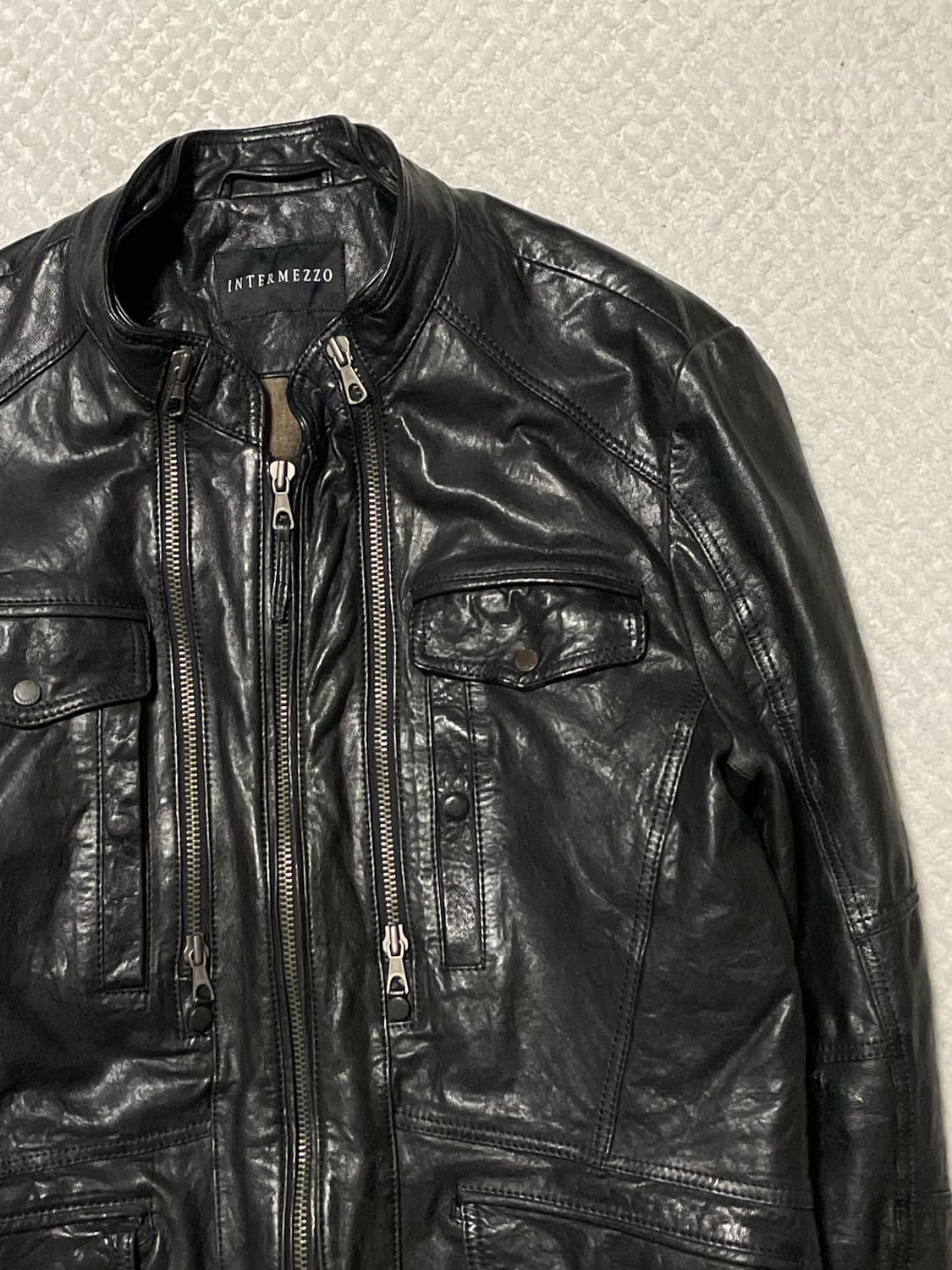 INTERMEZZO 인터메조 웨스턴 무드 램스킨 양가죽 절개 봄버 레더 상품이미지4