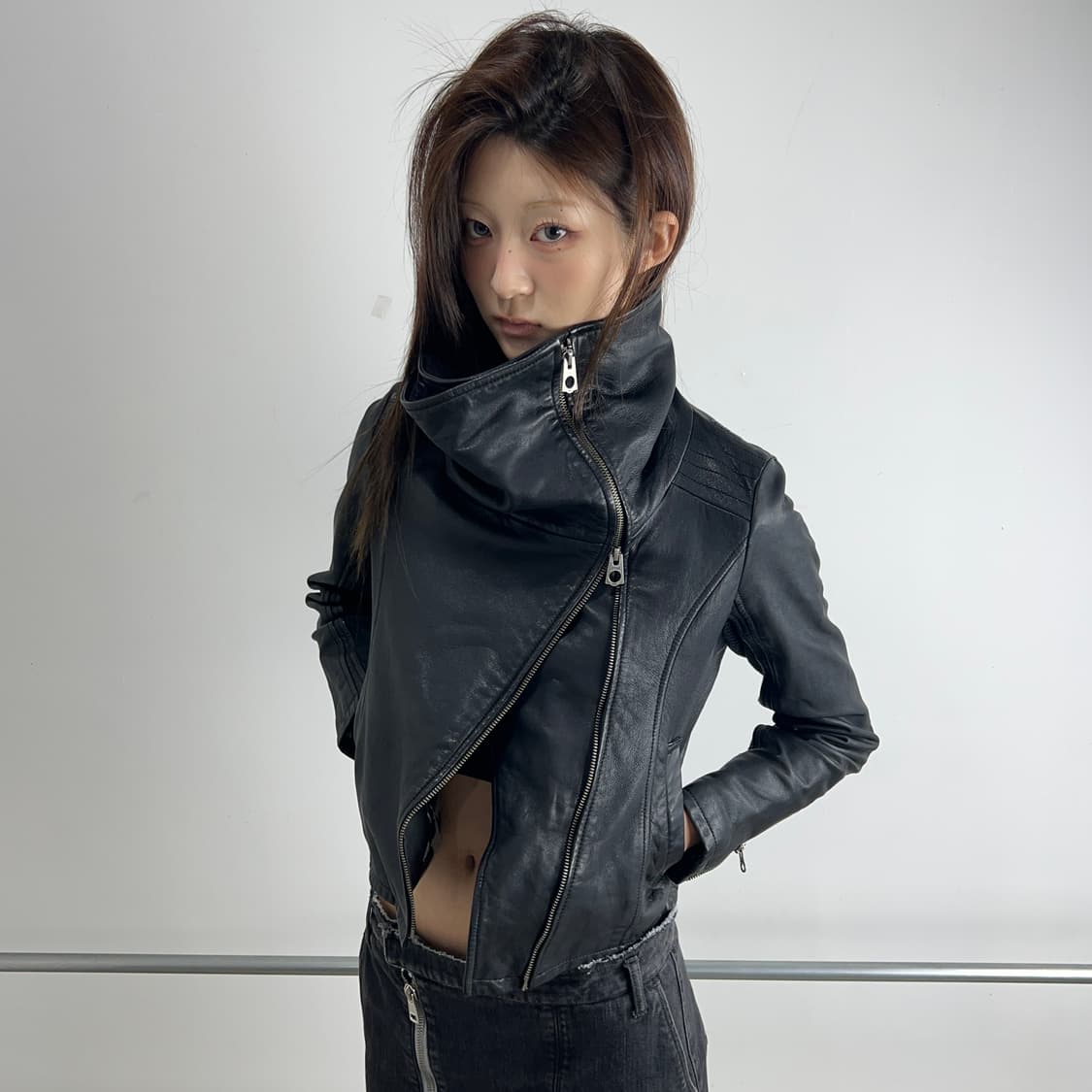 스파이럴걸 하이넥 고트 레더 자켓 상품이미지1