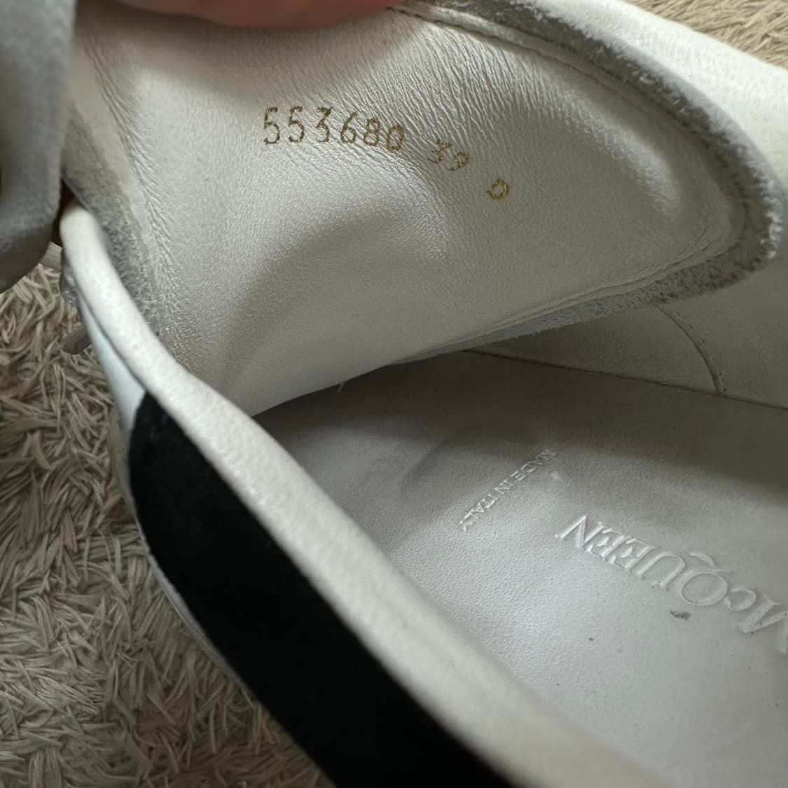 알렉산더맥퀸 오버솔 스웨이드 스니커즈 상품이미지7