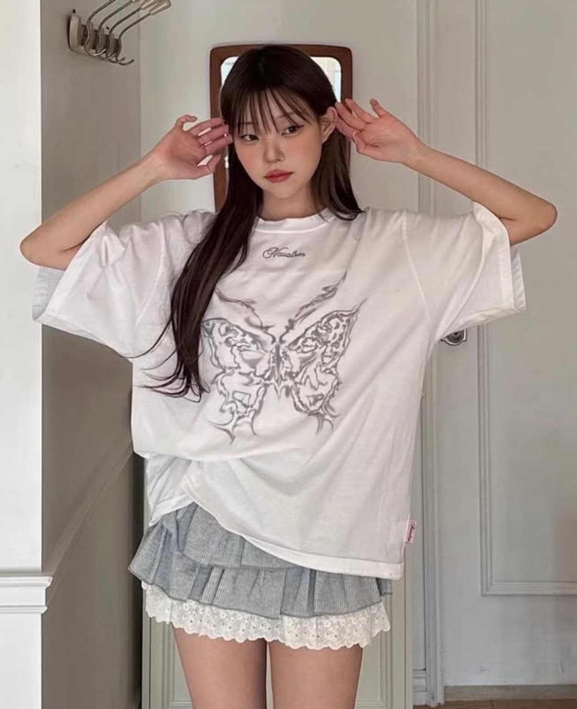 뉴얼린 팝업 익스클루시브 나비 티셔츠  상품이미지1