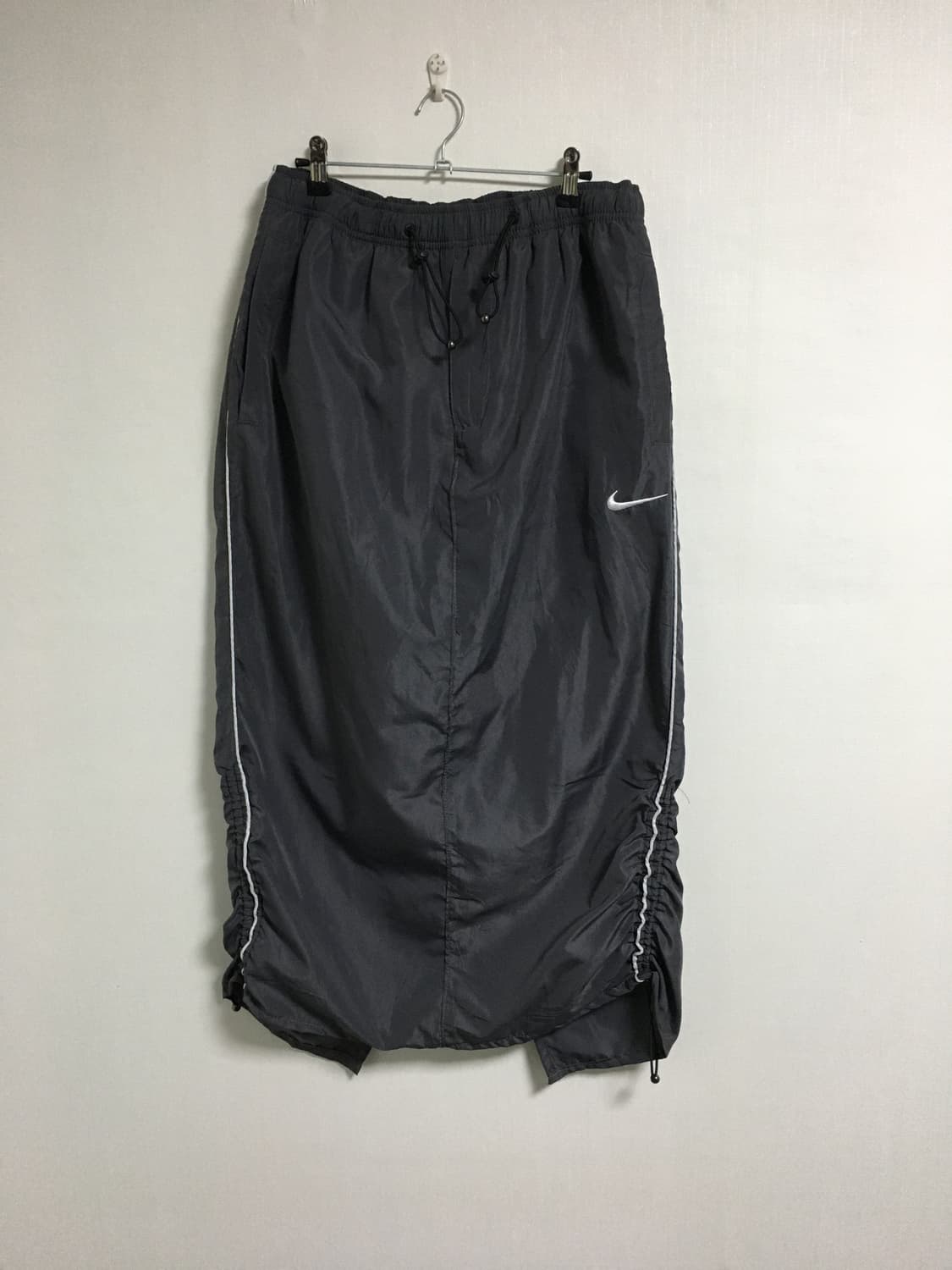 나이키 그레이 셔링 리폼 스커트 상품이미지1