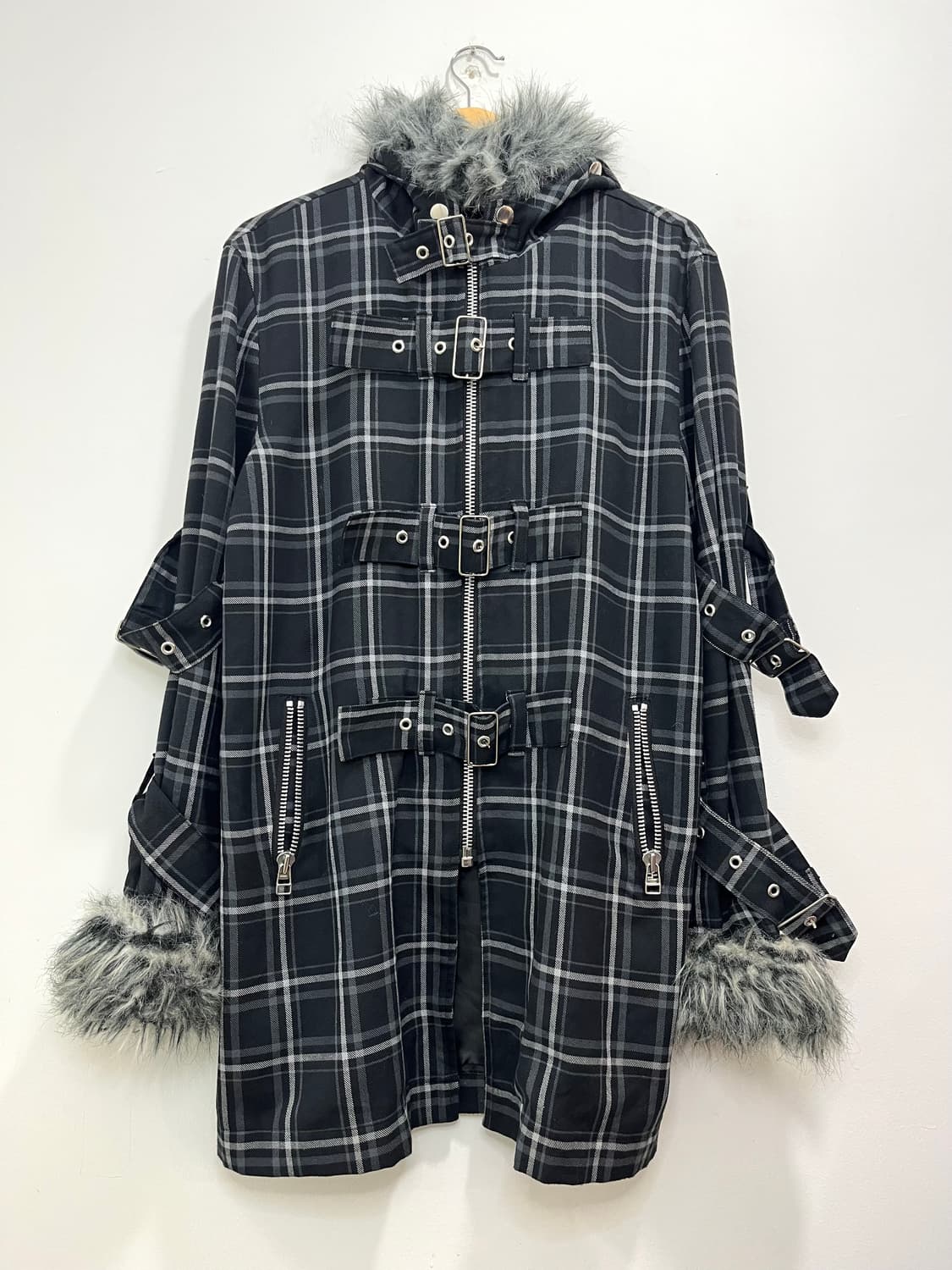 Devlin bass 락펑크 체크 버클 퍼 코트 상품이미지10