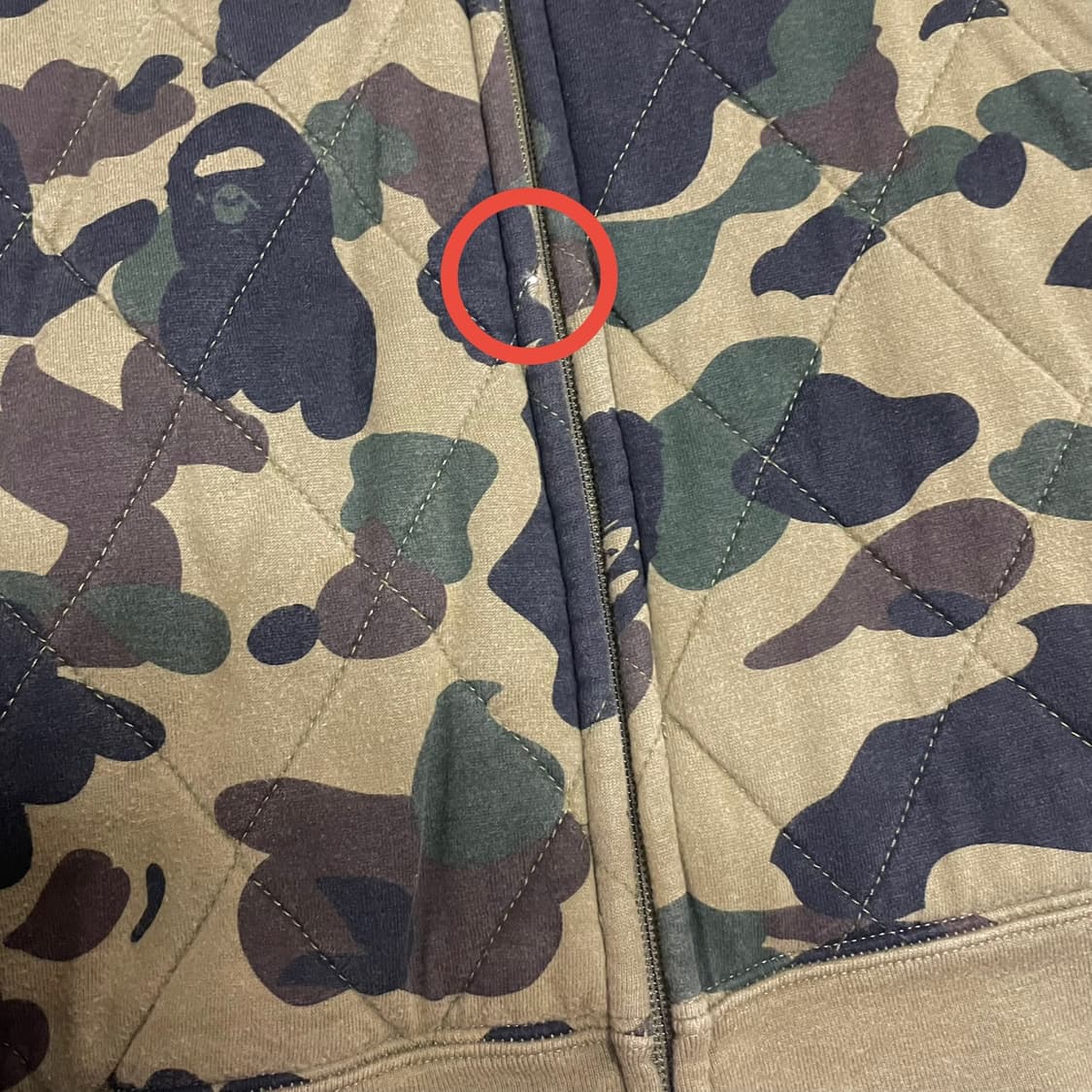 XL) 베이프 녹계 퍼스트 카모 퀼팅 후드 집업 상품이미지3