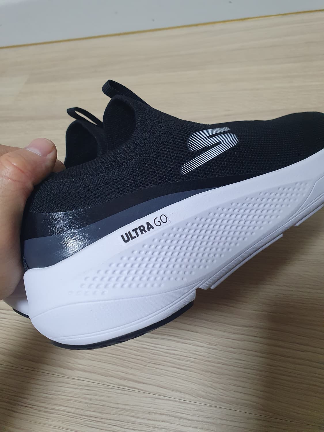 스케쳐스 울트라 고 블랙 슬립온 운동화 245 상품이미지7