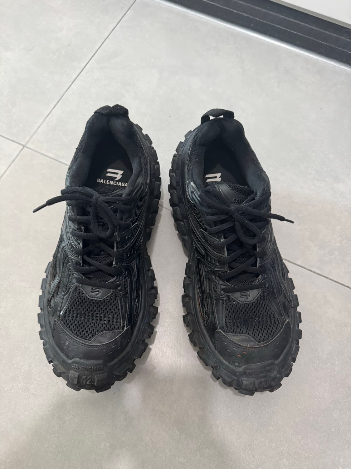 발렌시아가 디펜더42 상품이미지1