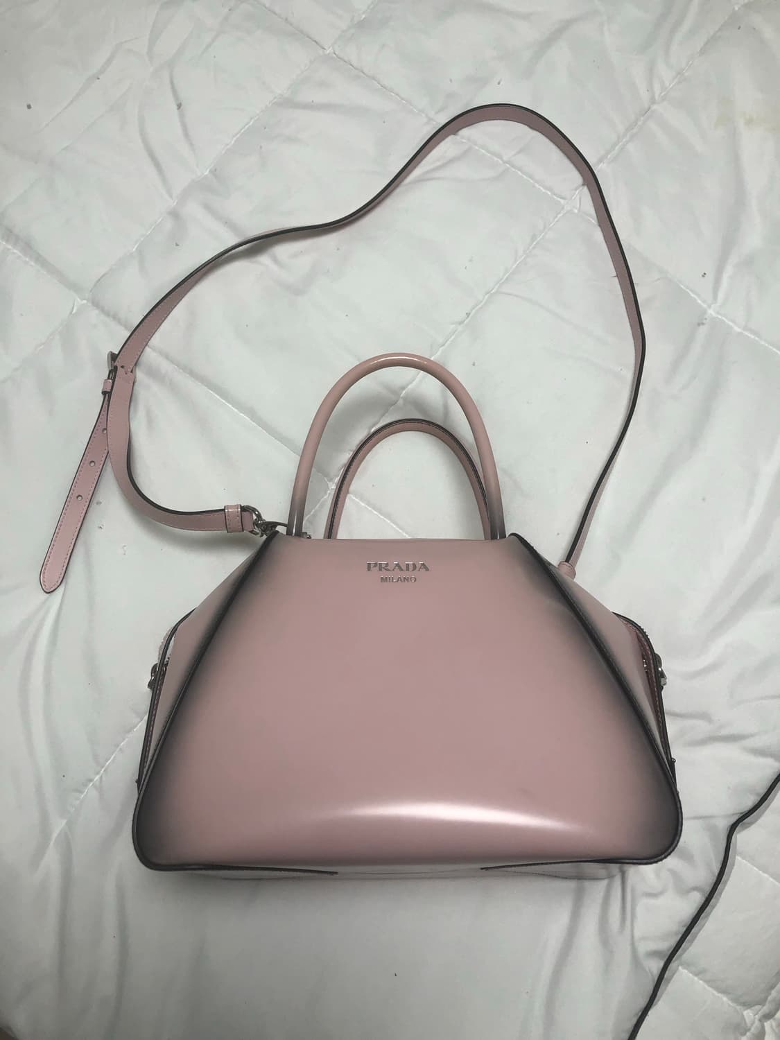 프라다 브러쉬드 슈퍼노바 핸드백 상품이미지1