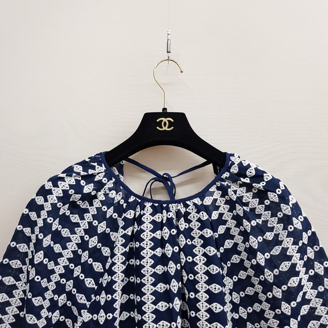 마쥬  자수 레이스 퍼프소매 오픈백 원피스 38사이즈 상품이미지3