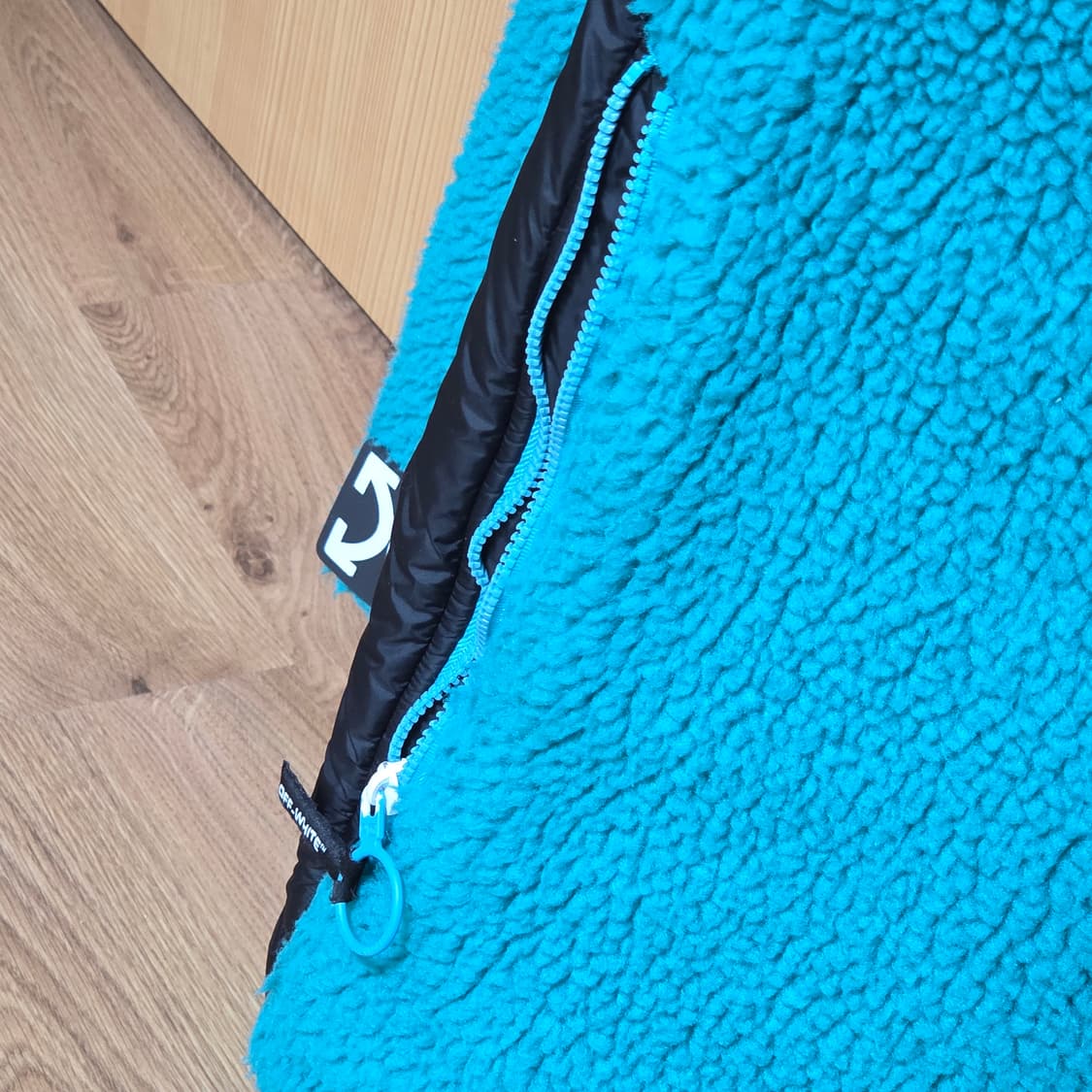 오프화이트 오버사이즈 후리스 상품이미지8