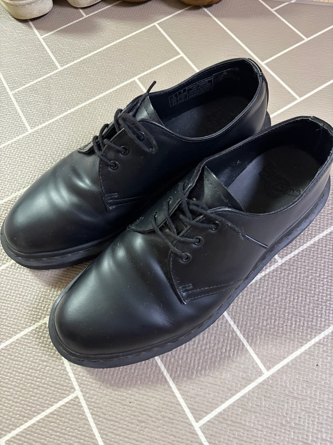 닥터마틴 1461 모노 42 상품이미지1