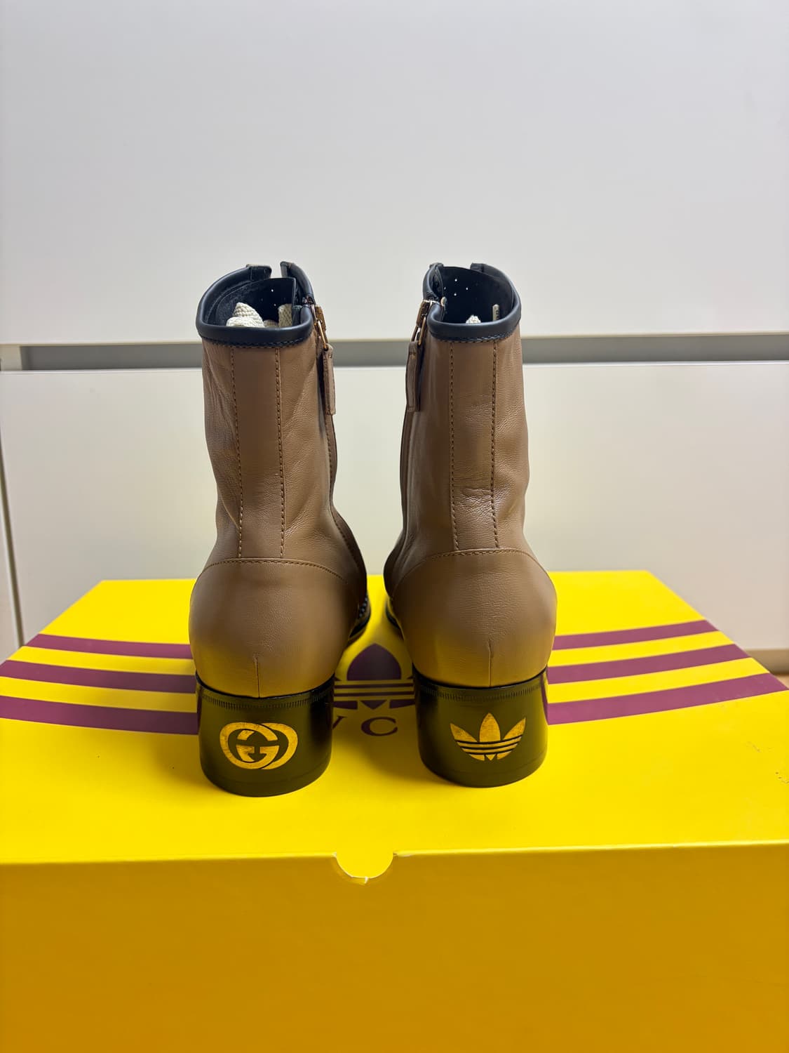 구찌 x 아디다스 레이스업 부츠 브라운 8+ 상품이미지3
