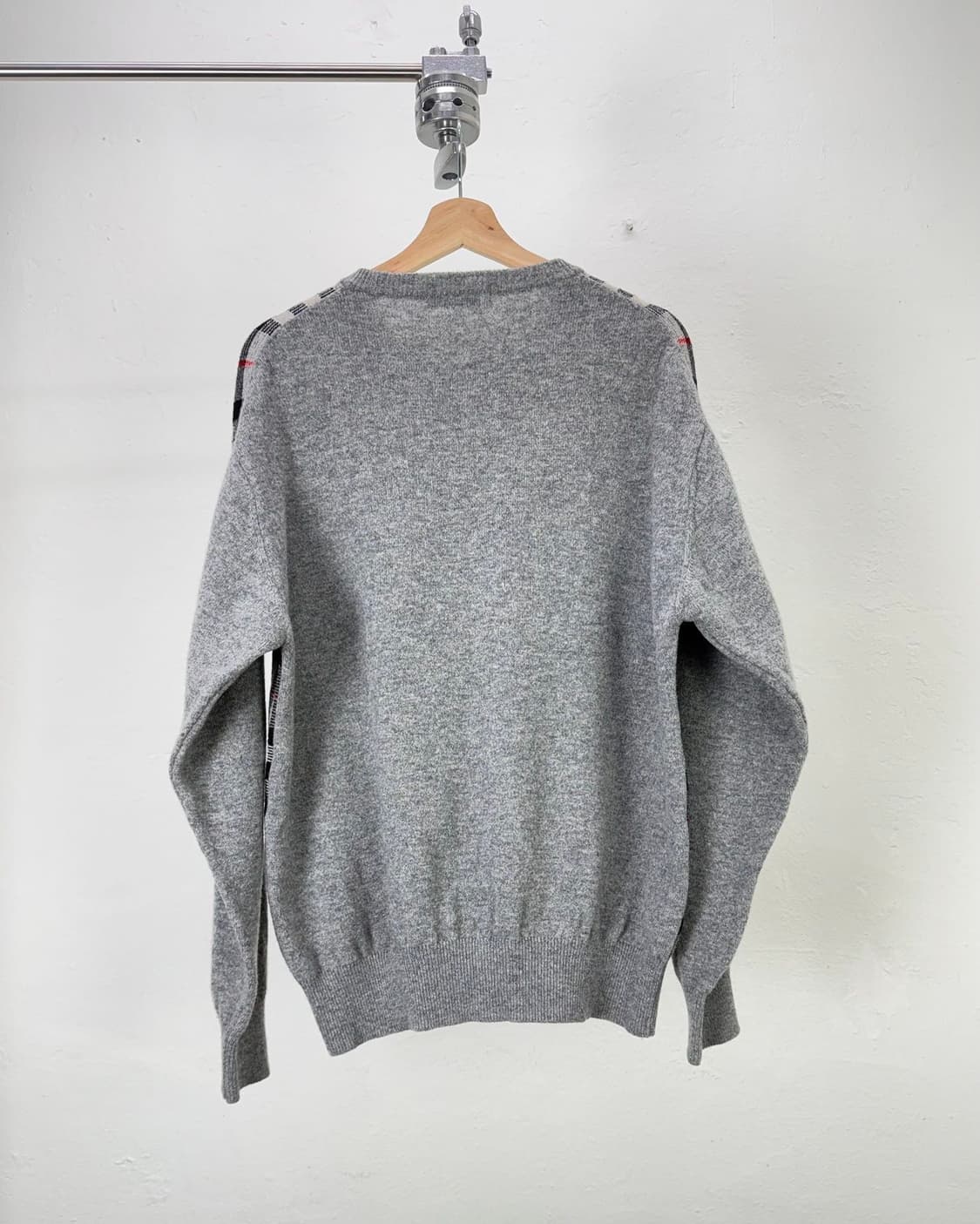 버버리 그레이 노바체크 램스울 라운드 니트 스웨터 상품이미지6