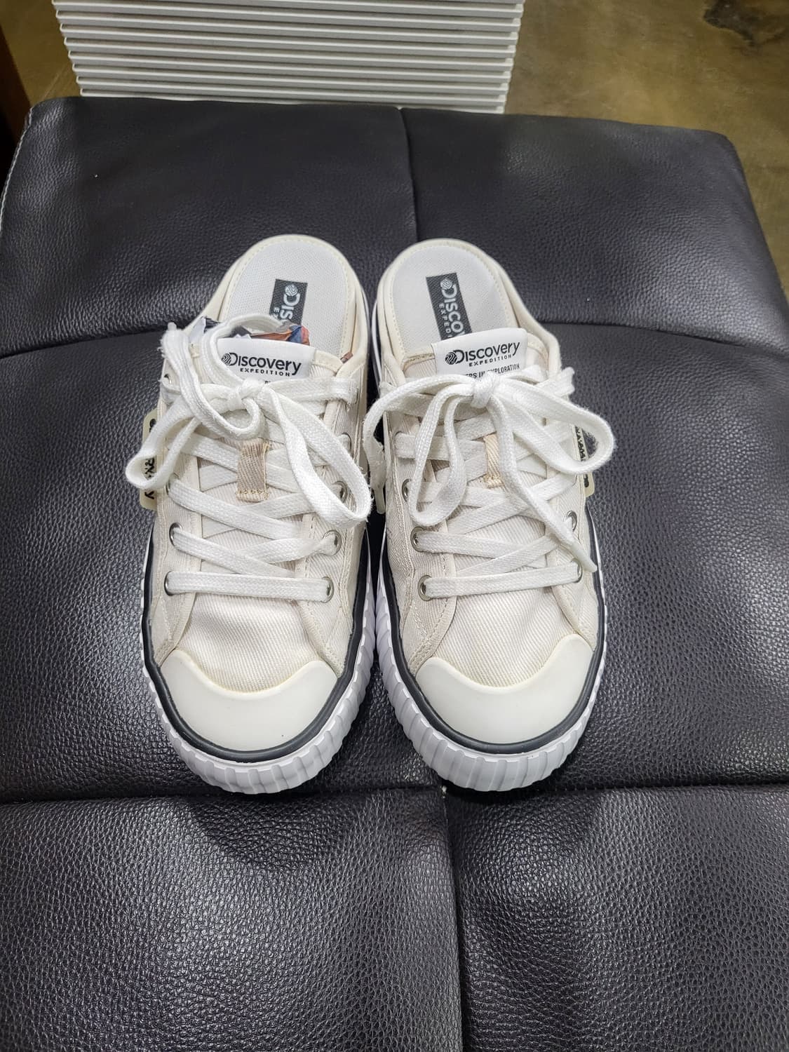 디스커버리 슈즈 상품이미지1