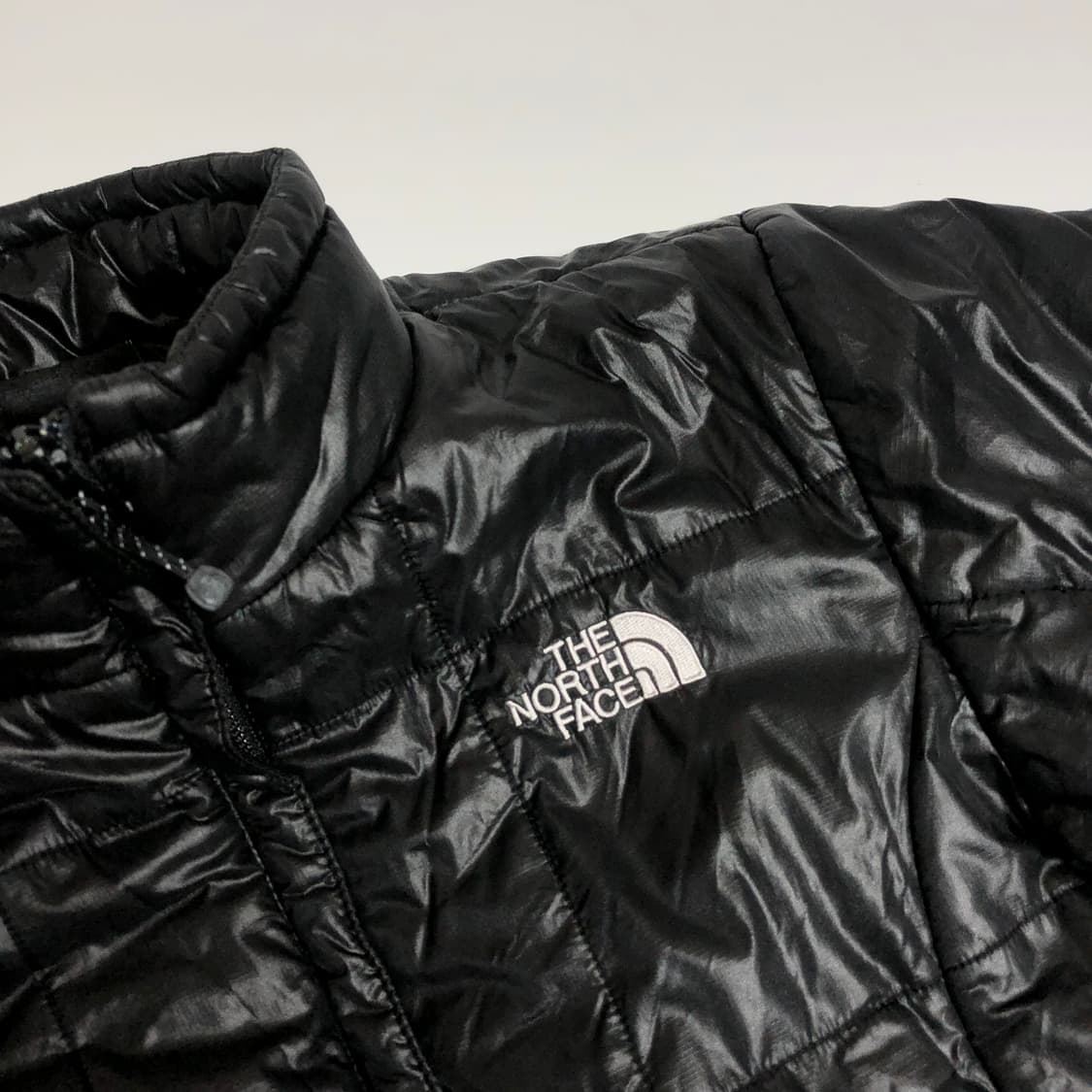 노스페이스 경량패딩 xs 상품이미지4