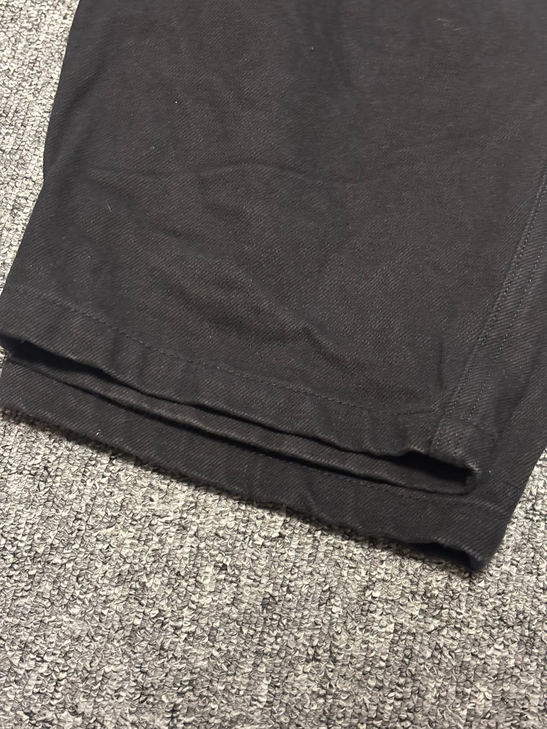 코모리 블랙 드릴 테이퍼드 팬츠 상품이미지6