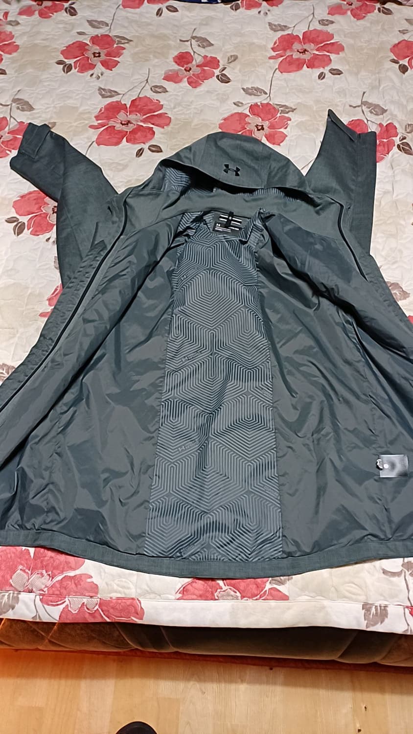 언더아머 바람막이 110 가슴63 기장85 상품이미지6