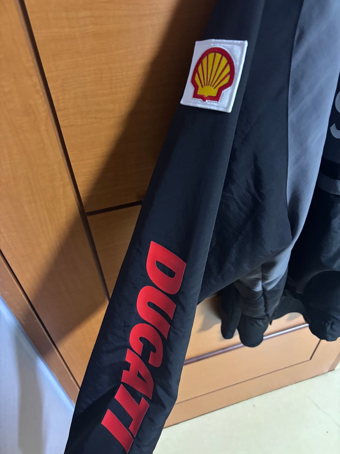 [M] 슈프림 두카티 트랙 자켓 판매합니다 상품이미지3