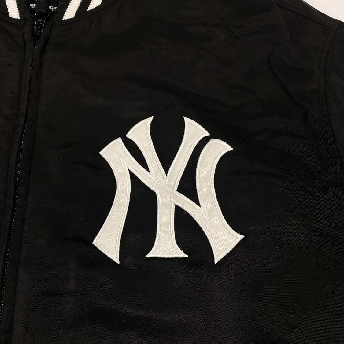 뉴에라 뉴욕 양키스 자수 빅로고 블랙 스타디움 자켓 (105) 상품이미지4