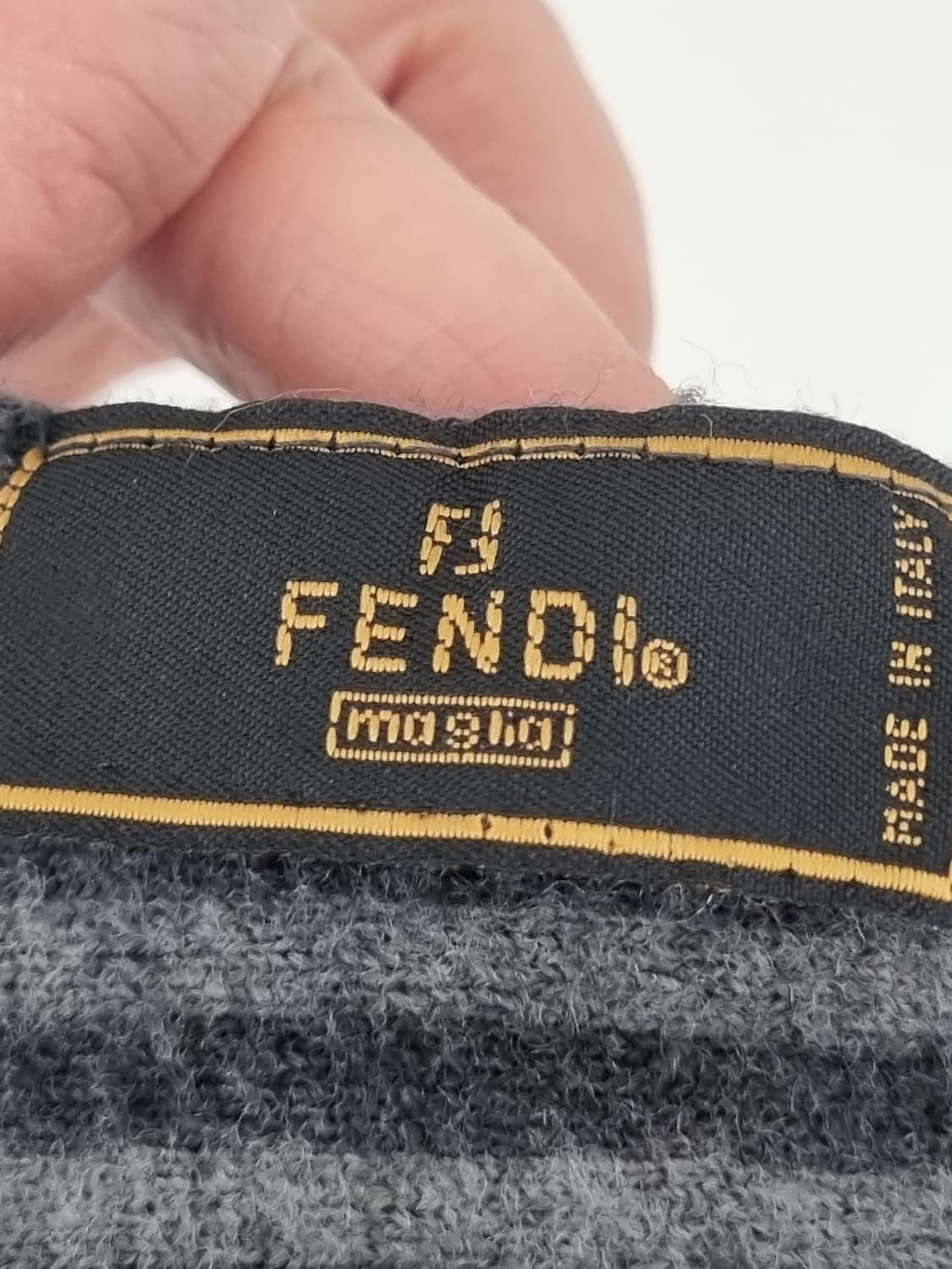 정품 펜디 머플러 상품이미지9