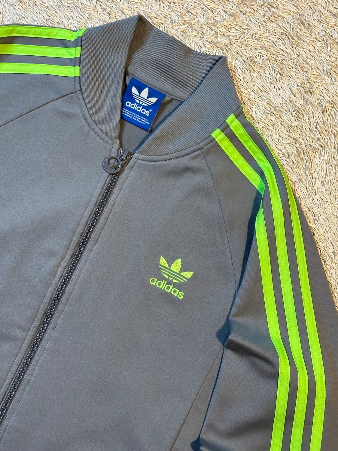 아디다스 ADIDAS 슈퍼스타 트랙탑 져지 그레이 형광 상품이미지2