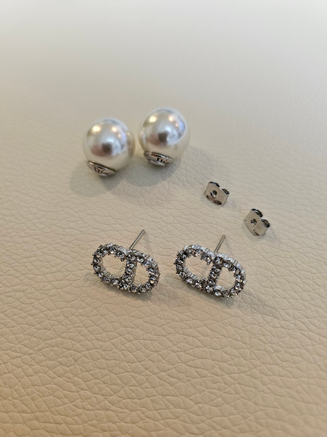 디올 업사이클링 투웨이 실버 진주 귀걸이 상품이미지4